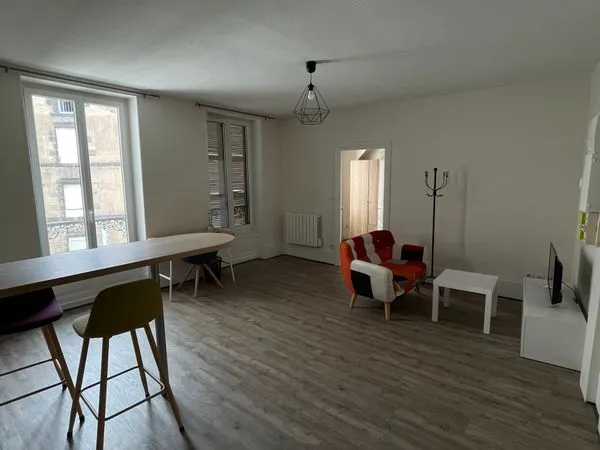 T2 meublé de 38 m² lumineux en centre-ville
