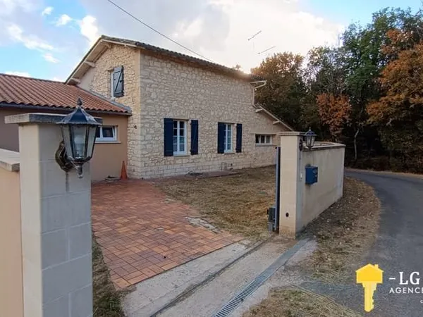 Maison 5 chambres, Garage et terrain arboré de 2220 m2