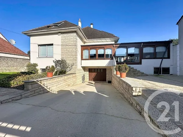Maison 8 pièces 208 m²
