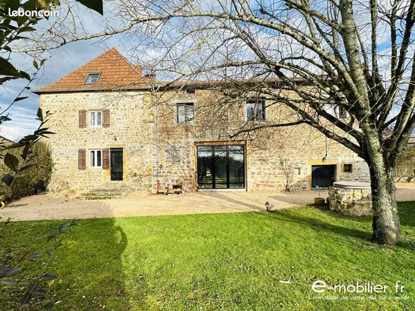 Maison 9 pièces 242 m²