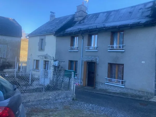 Maison à TRIZAC (CANTAL)