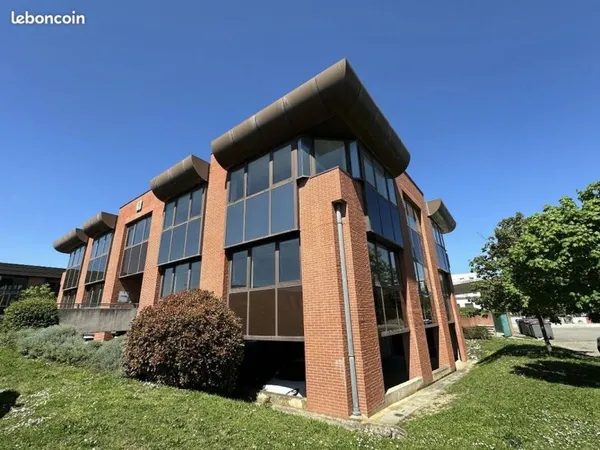 Bureaux 720 m² Labège