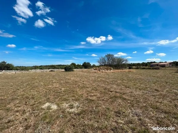 TERRAIN CONSTRUCTIBLE 1000m2