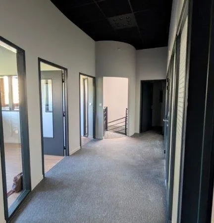 Bureau 257 m²