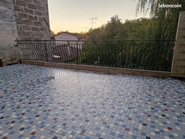 Charmant T3 + grande terrasse + cave Centre de Coutras