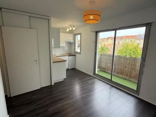 T2 rénové avec balcon - calme - Bordeaux (Rue Mathieu)