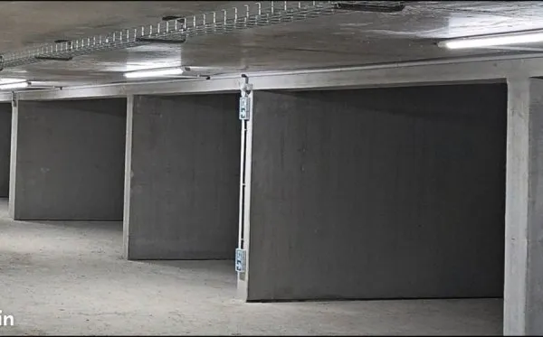 Place de parking privée sécurisée