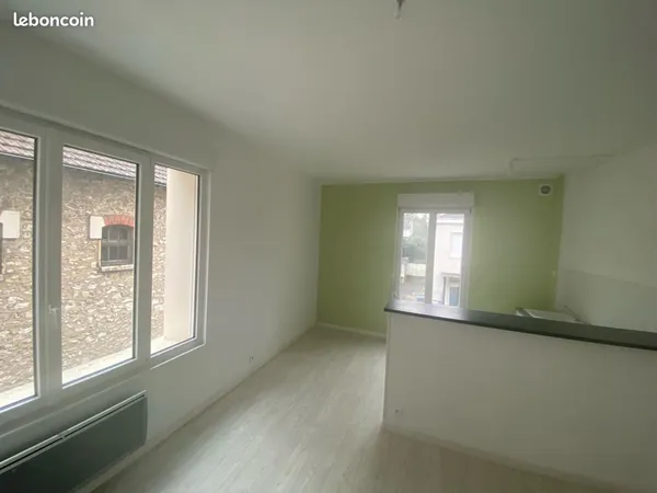 Grand Appartement T3 avec parking privé dans cour sécurisée