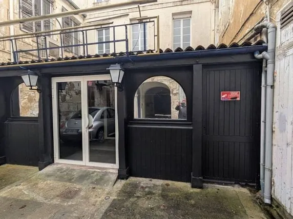 Local commercial 330 m²
