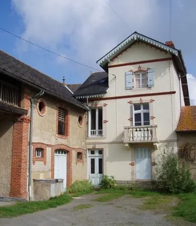 Maison 4 pièces 120 m2 + dépendances 200 m2