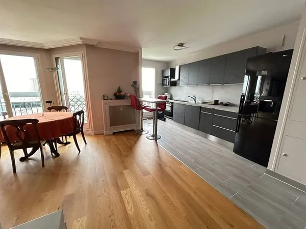 3/4 PIECES - DERNIER ETAGE AVEC BALCON