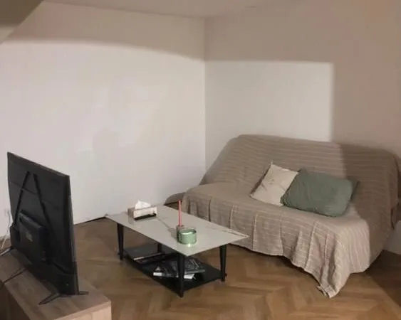 Chambre avec salle de bain individuelle