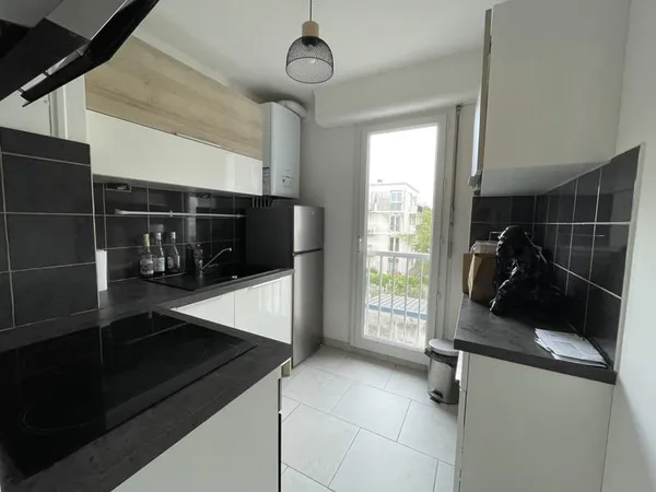 Appartement T2 lumineux avec balcon - proche gare de Châtell