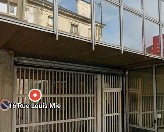 Box 18 m2 centre ville très sécurisé
