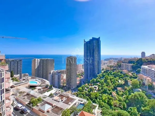 Villa Paradiso vaste quatre pièces de 114,69 m² avec terrasse panoramique de 20,67 m², vue Monaco et