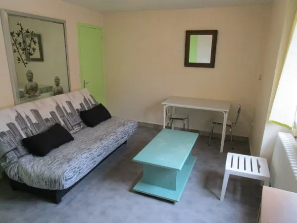A louer, 44 Grande Rue- Studio meublé au 3ème