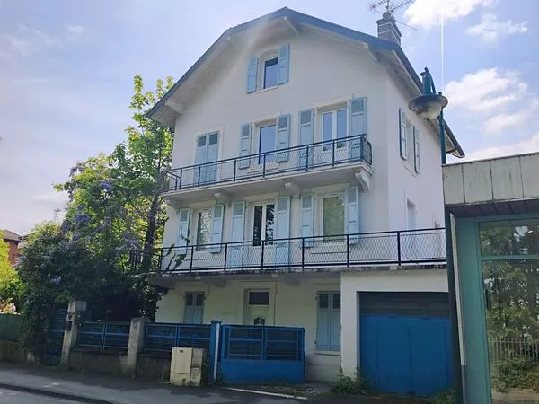 Propriété 10 pièces 203 m²