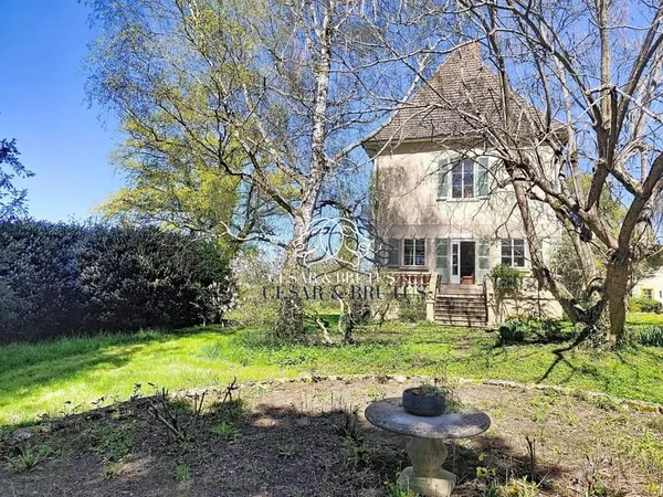 Maison de caractère du XVIIeme siècle de 254m² avec dépendan