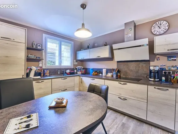 Maison 7 pièces 166 m²
