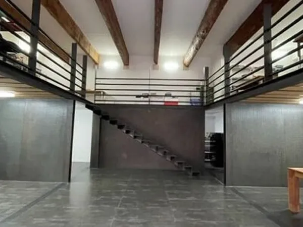 Local commercial 175 m²
