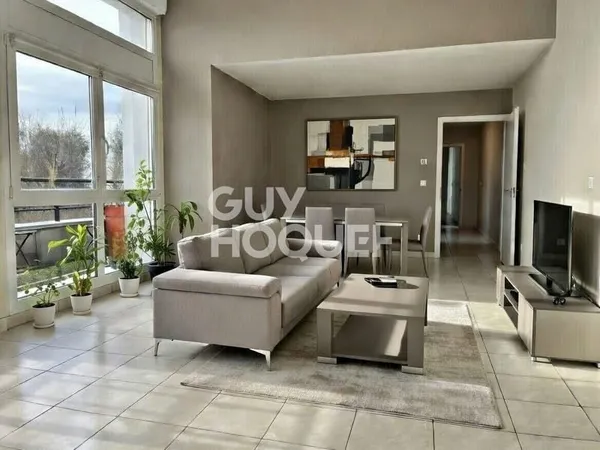 Attique 4 pièces de 89 m² à Cernay (68700).