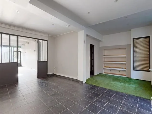 Immeuble commercial 52 m²
