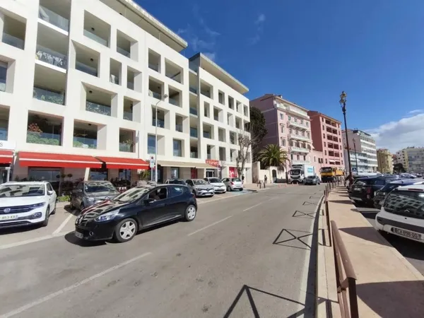 Local commercial 63 m²