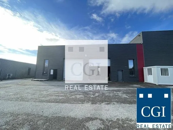 Local d'activité 371 m²