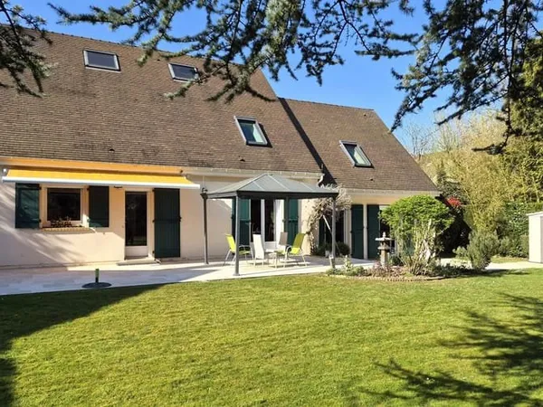 Maison 7 pièces 210 m²