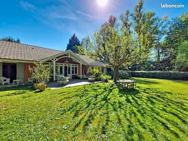 Maison 6 pièces 230 m²