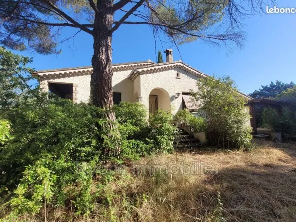 Villa 6 pièces 144 m²