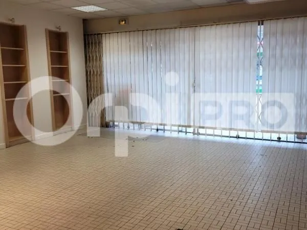 Local commercial 222 m²