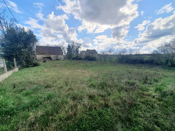 GRANGE AVEC TERRAIN ET CU A JOUR