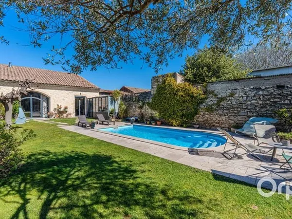 Maison 7 pièces 261 m²