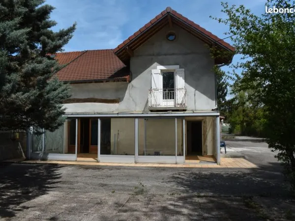 Maison avec énorme potentiel