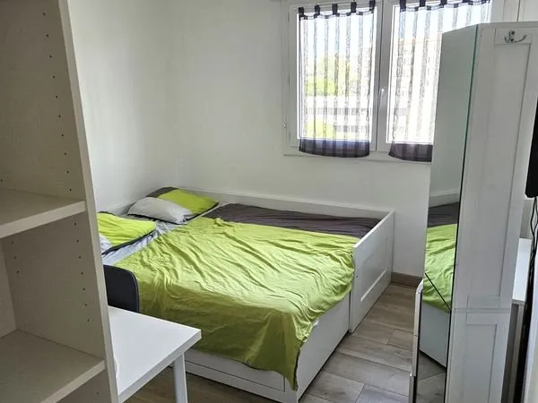 Chambres en colocation fille dans spacieux 90m2 Toulon Mourillon, proche universités, centre et plag