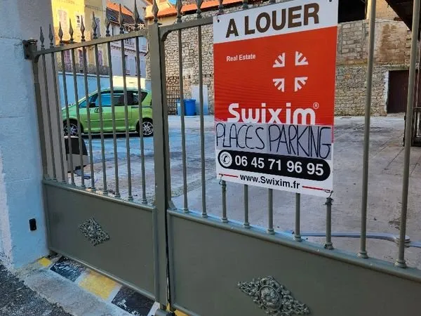 Place parking sécurisé