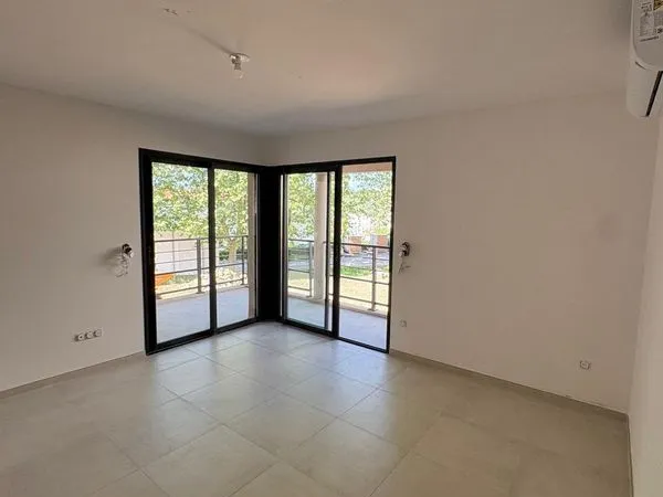 Appartement T2 avec terrasse, parking et clim