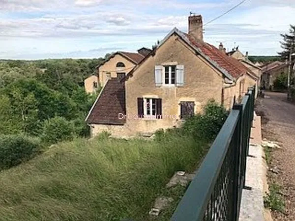 Spacieuse Maison De 205m2 Avec Charme Rurale et vue imprenable sur la Saône, Idéal Pour Les Amoureux