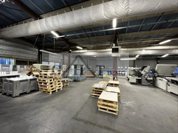 Local d'activités à vendre PANTIN 2200M2