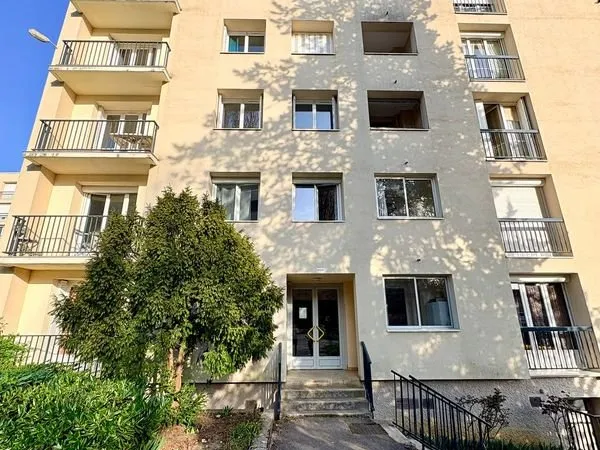 Appartement T3/T4 - LONS-LE-SAUNIER
