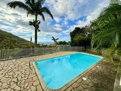 A LOUER SPACIEUX T2 DANS RESIDENCE AVEC PISCINE - BELLEPIERR