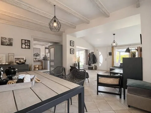 BOURG-LES-VALENCE - MAISON 5 PIECES DE 116 M2