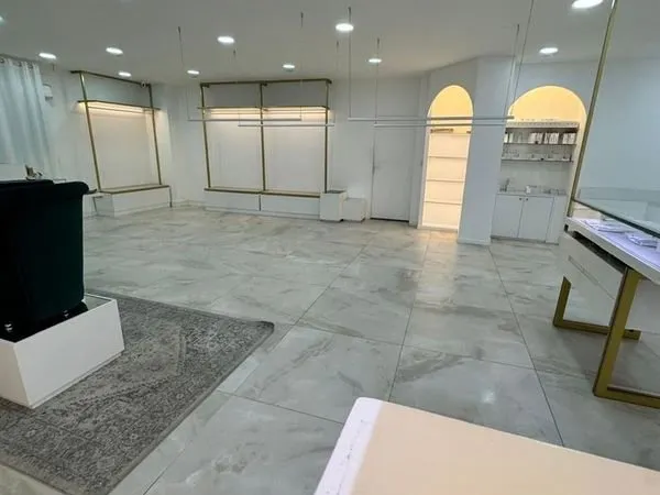 Local commercial 150 m² CLICHY