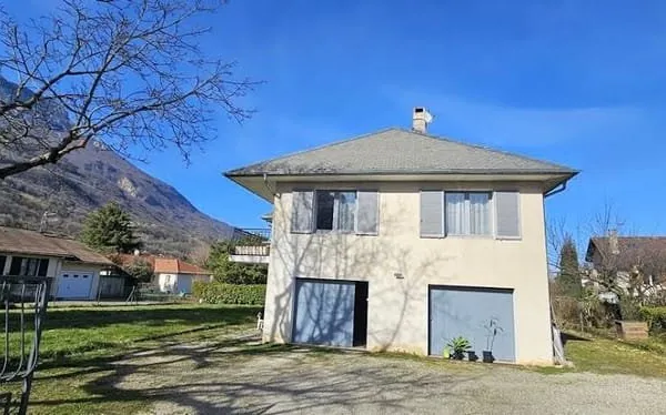 Maison 10 pièces 197 m²