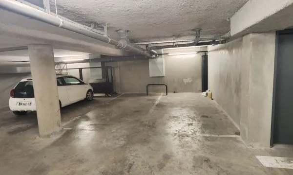 Stationnement Location Lyon   215€