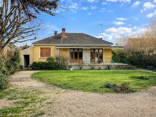 Maison de PLAIN PIED - 4 pièces avec dépendance à Milly la F