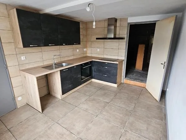 Appartement RDC 52m2 / 3 pièces + garrage MOVAL