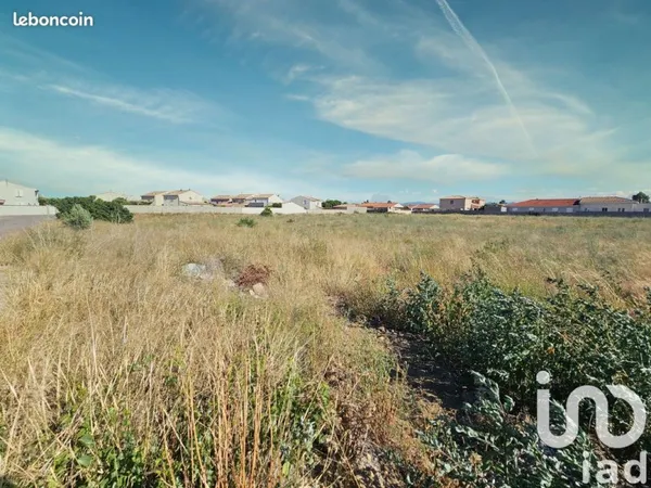 Terrain 472 m² Pia