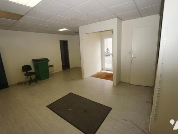 Local d'activités 238 m²